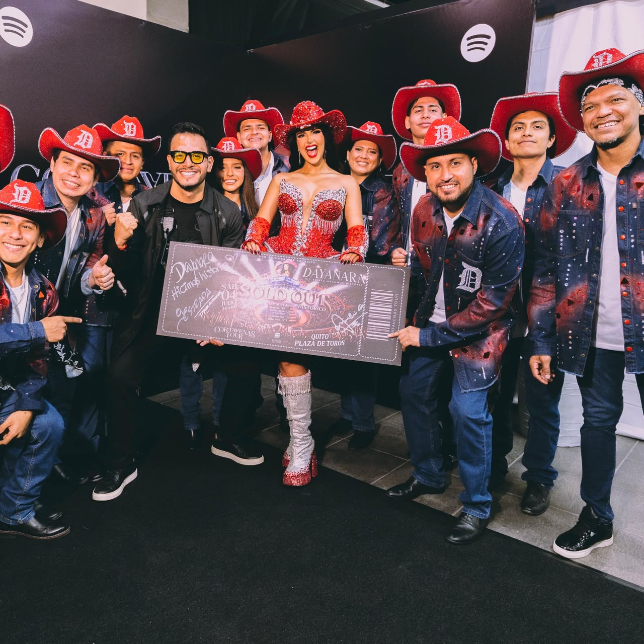 Dayanara hace historia: su concierto 360° en Quito capta la atención de medios internacionales