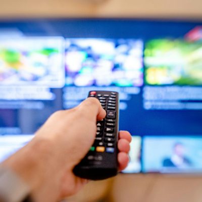 Streaming gratuito en auge: MERCADO PLAY lidera con más de 7,7 millones de descargas en tiempo récord